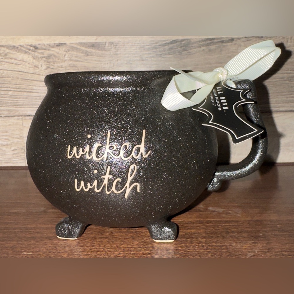 Rae Dunn Halloween Wicked Witch Black Cauldron Mug Green Brew Gift Goth Potion
🧙